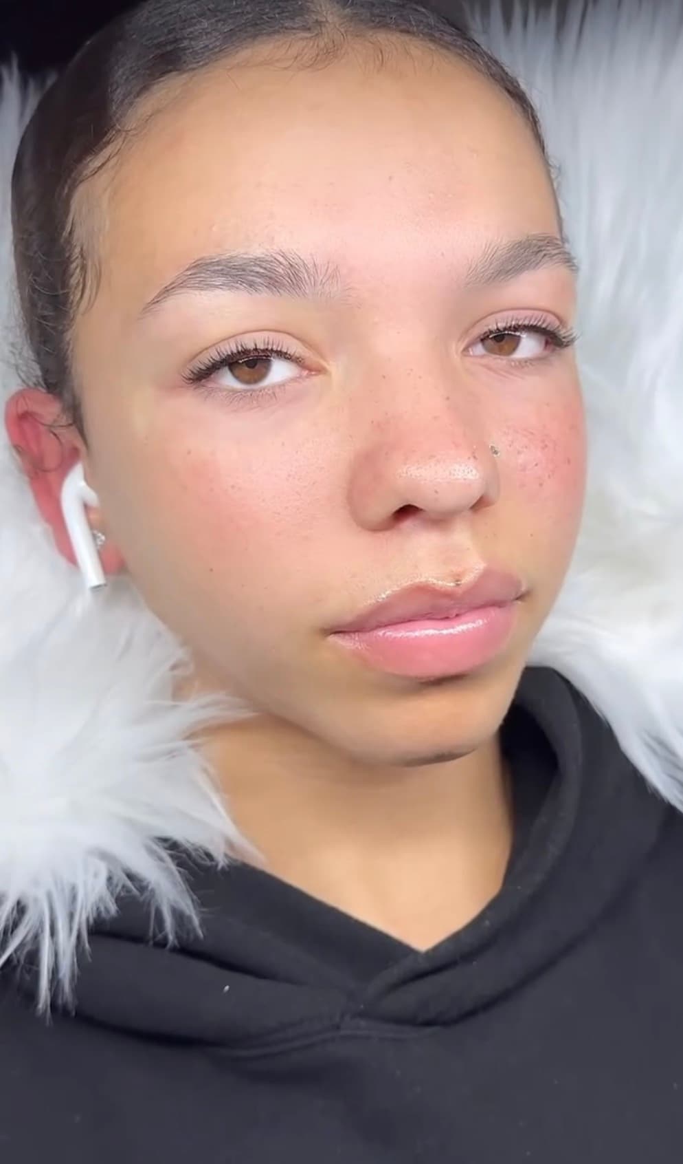 Hybrid lash set, soft fluffy finish
